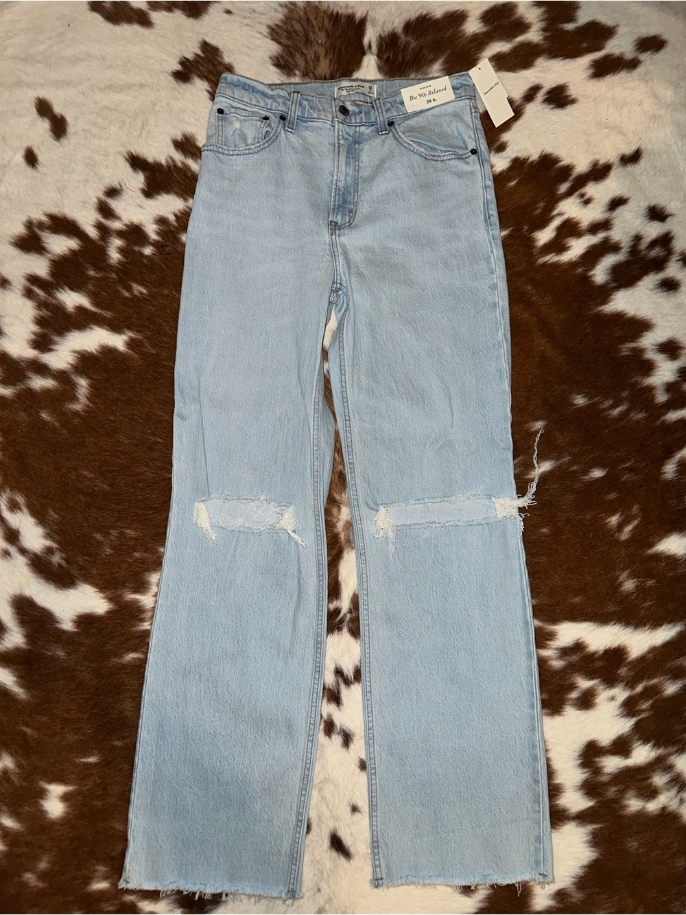 NWT Abercrombie & Fitch 90’s Relaxed Fit Distressed Jeans! Size 28 6L